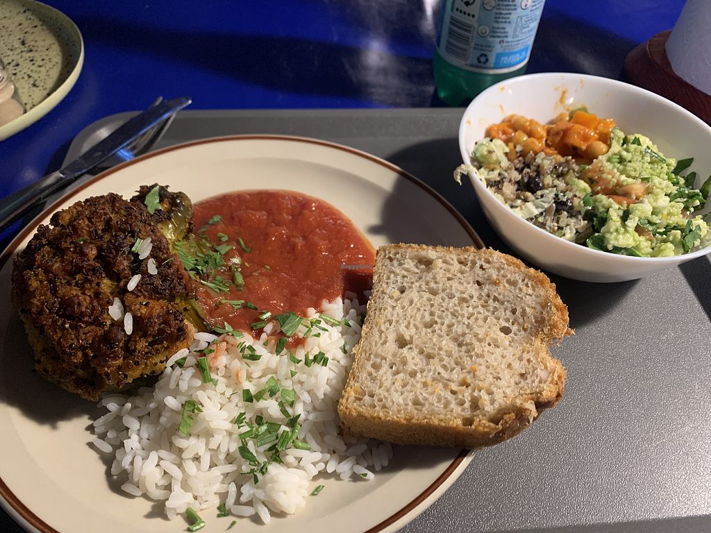 Madglad signature dishes Dish of the Day (Dagens Ret) with meat, fish, or vegetarian proteinBuffet of 5-6 fresh, daily-made saladsOven-baked potatoes